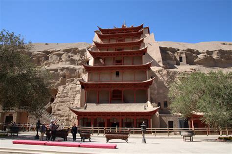 Grutas de Mogao Uma Jornada Fascinante Através da História e da Arte Budista!