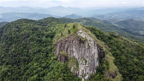  A Pedra do Sol: Tesouro Escondido e Local de Contemplação em Loudi!